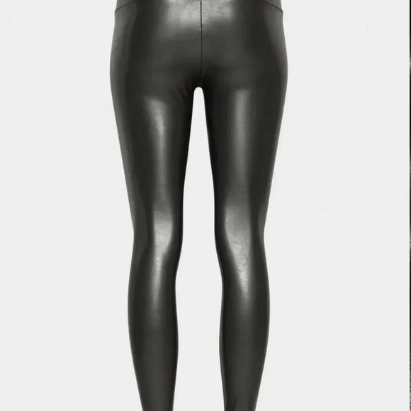 Aritzia Wilfred Free Hi Waist Pullon Vegan Leather Black Leggings Q1 - Picture 4 of 9